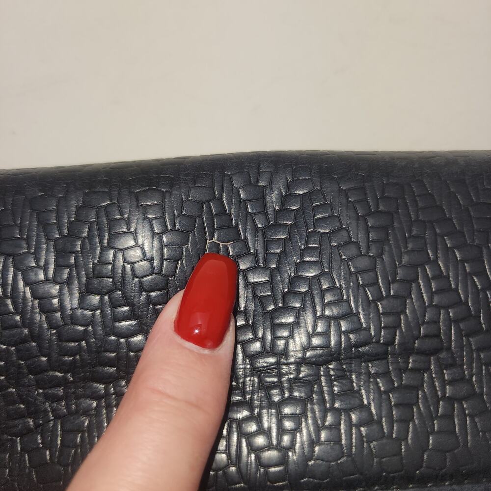 Hobo International Wallet Black  Embossed Quilted Leather Trifold - Picture 13 of 13